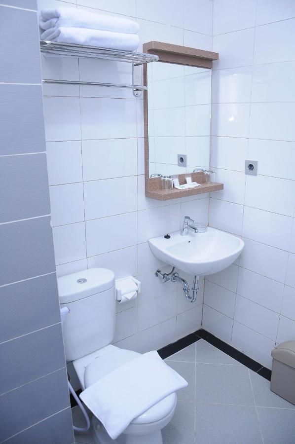 Idea'S Hotel Jalan Ibrahim Aji Bandung Exterior photo